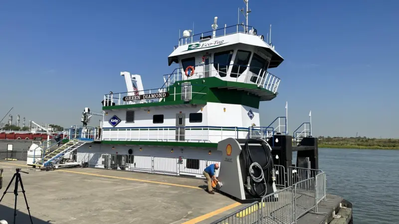 Kirby-Inland-Marine_MV-Green-Diamond_electric-inland-towboat-scaled