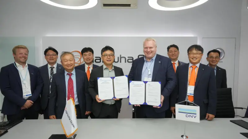 DNV_Hanwha_Ocean_AiPThe back row (L to R): Mathias Sørhaug (DNV), Chul Young Kang (DNV), Hyoung-Seog Kim (Hanwha Ocean), Seung-Han Moon (Hanwha Ocean), Sung Ho Shin (DNV)