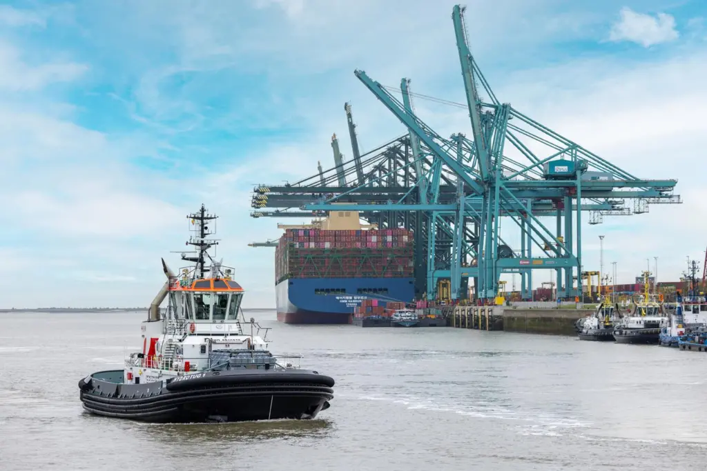 Hydrotug1_4