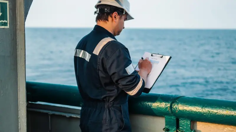 Training seafarers