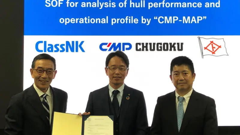 (l-r) Hiroaki Sakashita, president & CEO, ClassNK; Kenshi Date, president, Chugoku Marine Paints; Akira Hoshi, executive officer, Iino Kaiun Kaisha