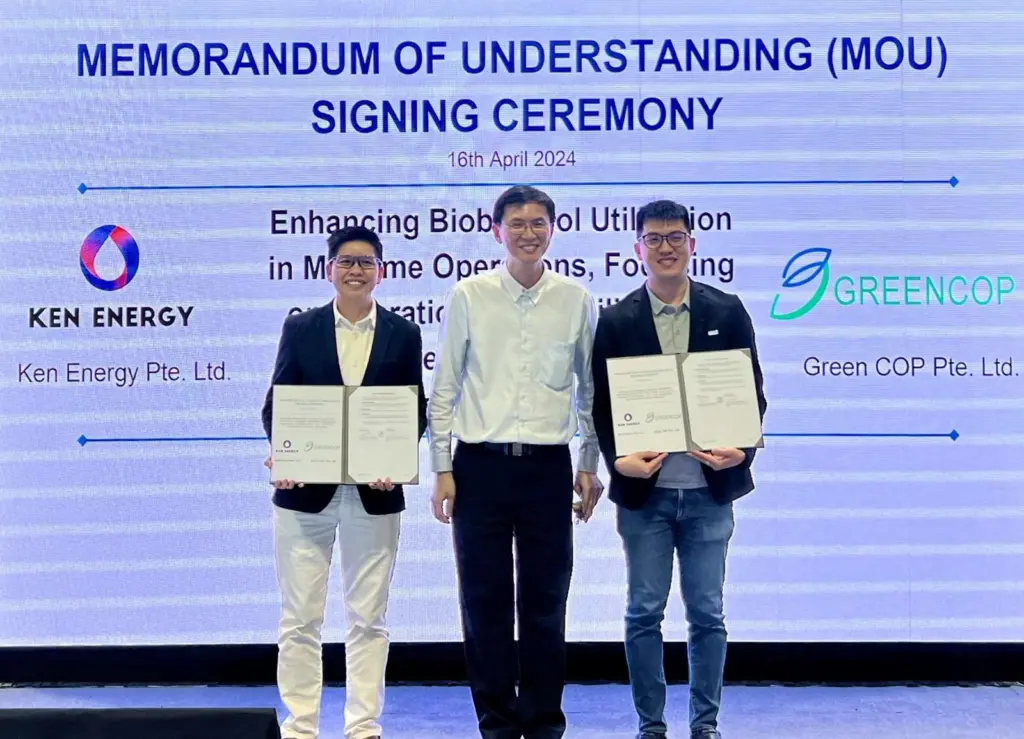 (l-r) Candy Tan, director, Ken Energy; Kenneth Lim, assistant CEO (Industry & Transformation), Maritime and Port Authority of Singapore; Dr Hanson Lee, founder/CEO, Green COP