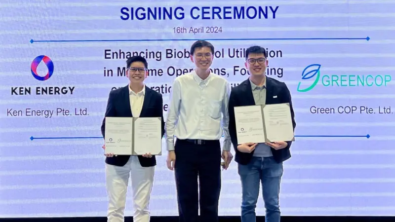 (l-r) Candy Tan, director, Ken Energy; Kenneth Lim, assistant CEO (Industry & Transformation), Maritime and Port Authority of Singapore; Dr Hanson Lee, founder/CEO, Green COP