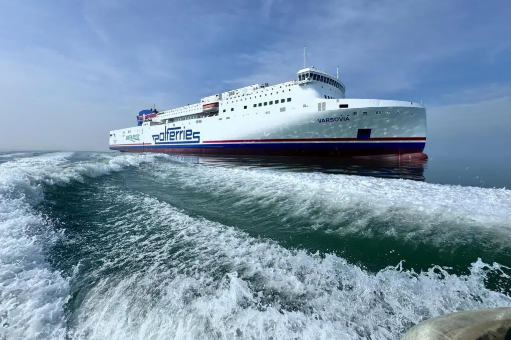 Varsovia at sea