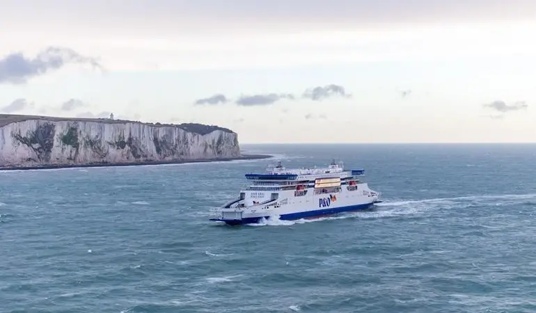 P&O Liberte off Dover (1)