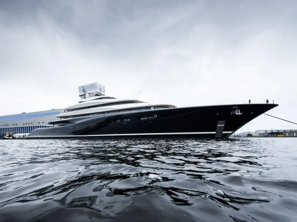 Feadship Project 821