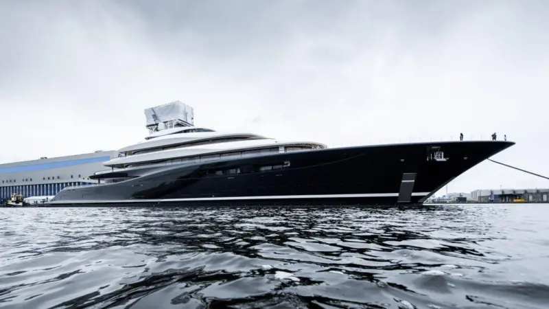 Feadship Project 821