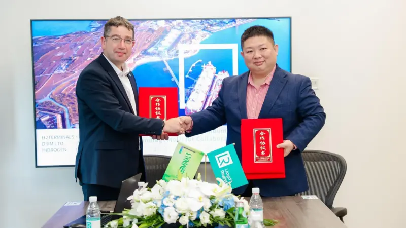 Nick Brown, CEO, LR and Shuo Chen, chair and founder, H2Terminals