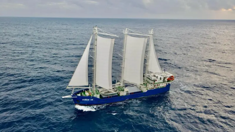 innovative-low-carbon-sailing-cargo-ship-sv-juren