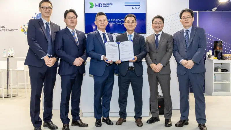 Representatives from DNV and HMD at an AiP awarding ceremony