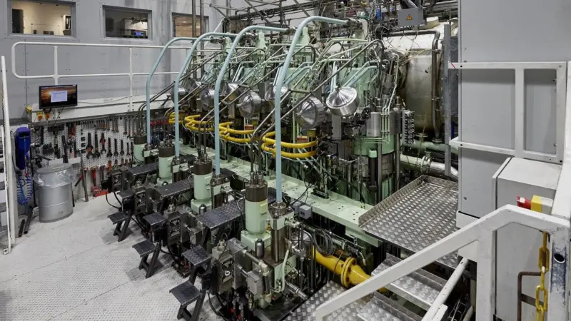red_Two-Stroke Ammonia test engine