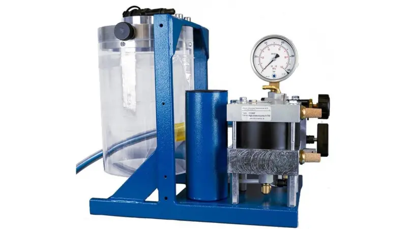Chris-Marine's Obel-P VPU 1600 fuel injector test unit for 4-stroke engines
