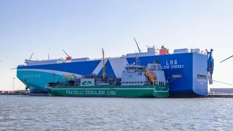Celeste Ace taking on board bio-LNG from the Fratelli Cosulich LNG barge