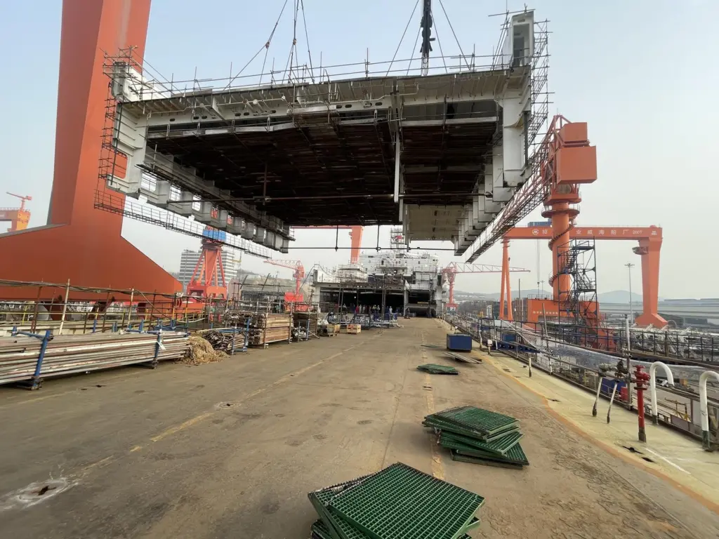 A fourth deck is added to the 'Stena Foreteller' RoRo ferry during a rebuild