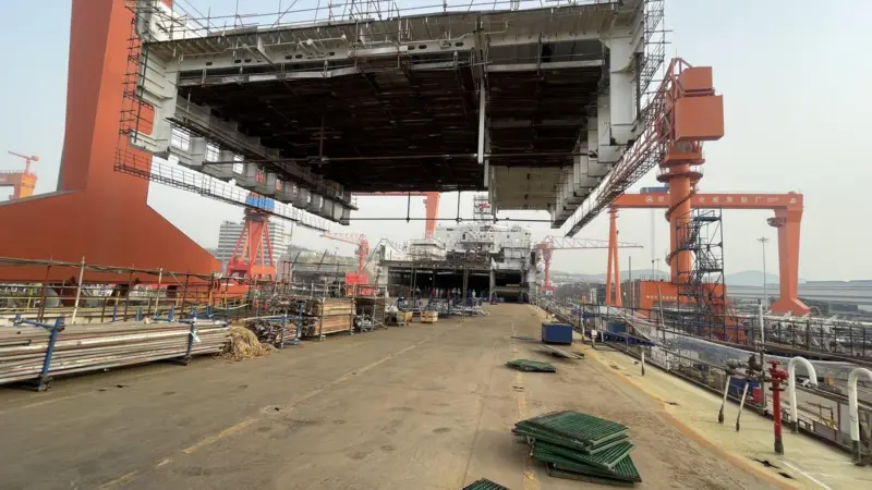 A fourth deck is added to the 'Stena Foreteller' RoRo ferry during a rebuild
