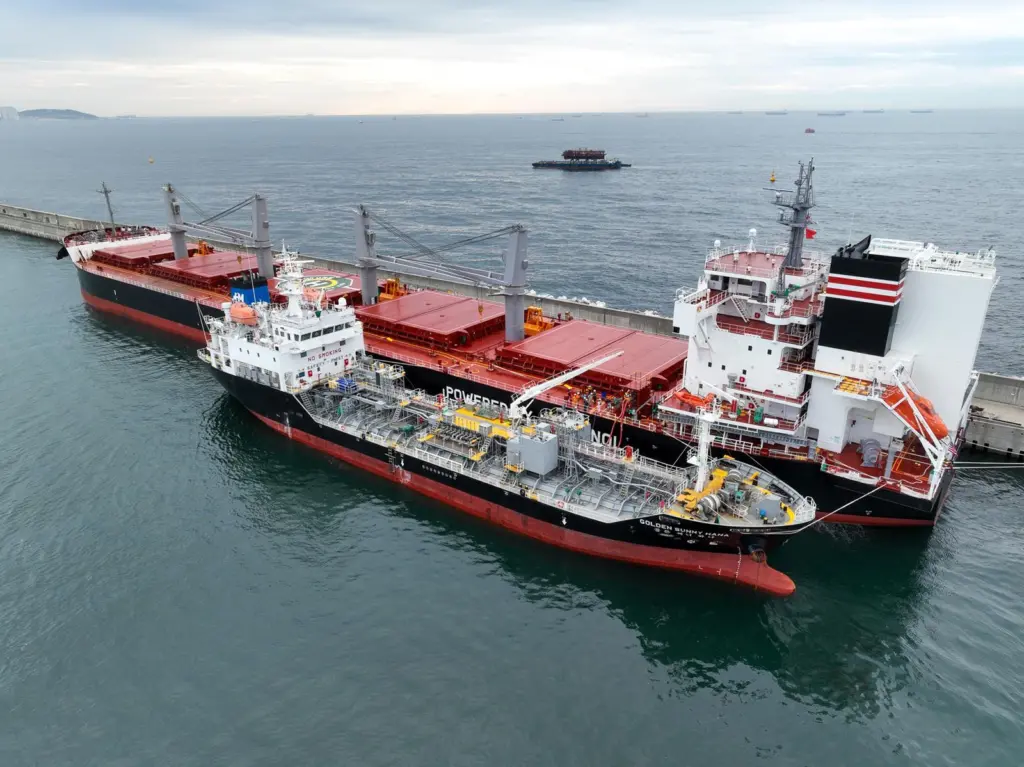 Ship-to-ship green methanol bunkering of a bulk carrier at Ulsan Port