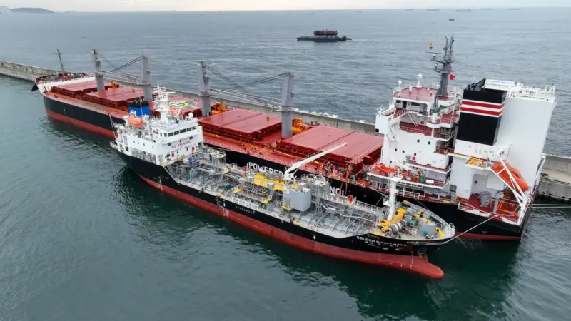 Ship-to-ship green methanol bunkering of a bulk carrier at Ulsan Port