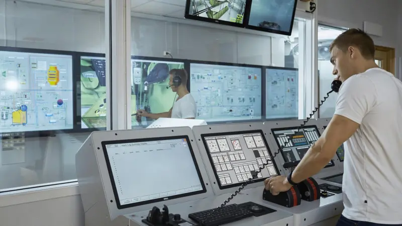 The image shows the Kongsberg K-Sim Engine Room Simulator