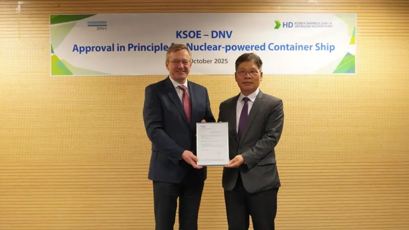 Geir Dugstad, technical director at DNV and Sungkon Han, SVP at HD KSOE