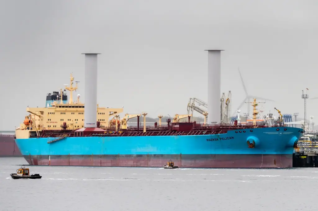 Norsepower_rotor_sails_modern_version_of_flettner_rotor