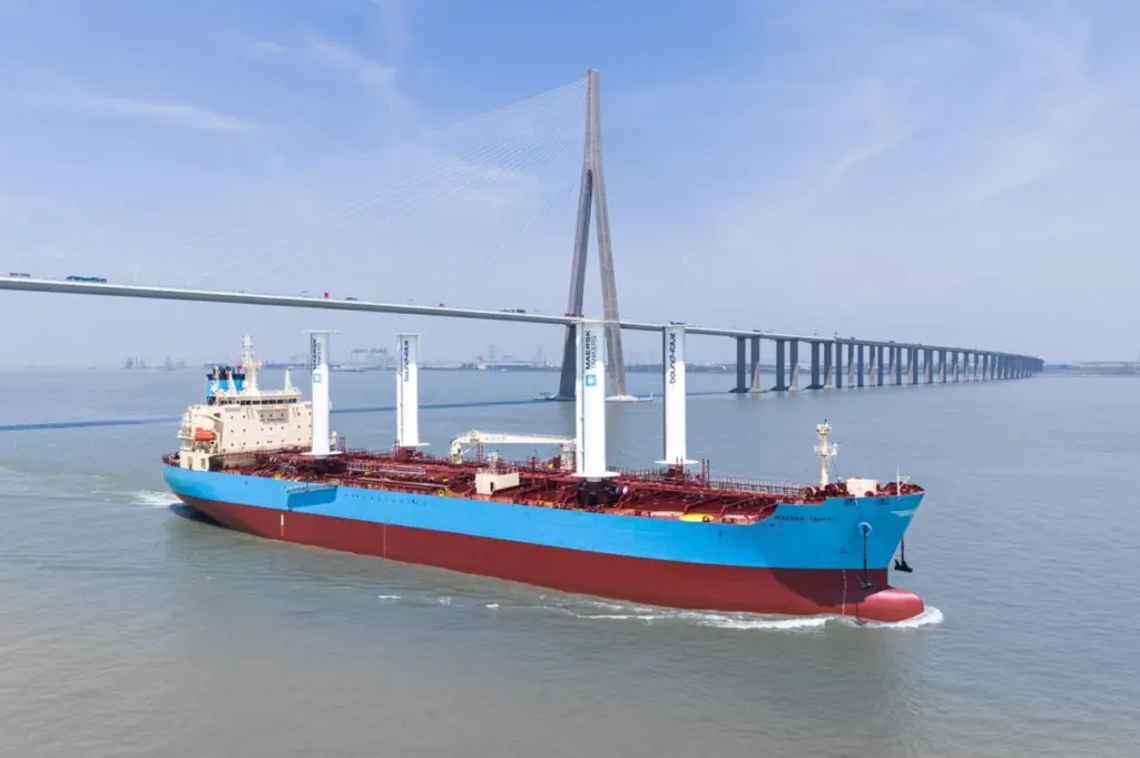 maersk tahiti wind sails