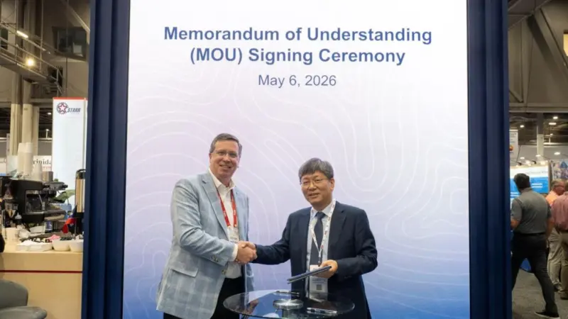 (l-r) Matthew Tremblay, ABS senior vice president, Global Offshore and Kwangsik Won, senior executive vice president of HD Hyundai Heavy Industries at the Offshore Technology Conference