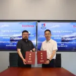Pan Ke, head of sales & projects, Four-Stroke Everllence China and Yang Chunhua, technical centre deputy director Hudong-Zhonghua
