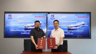 Pan Ke, head of sales & projects, Four-Stroke Everllence China and Yang Chunhua, technical centre deputy director Hudong-Zhonghua