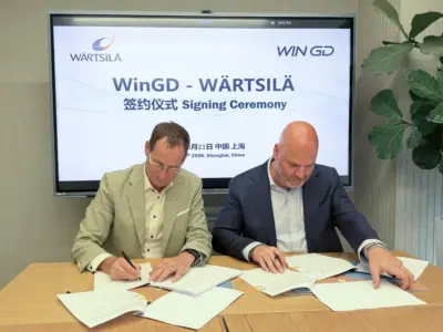(l-r) Dominik Schneiter, CEO, WinGD and Peter Knaapen, director, 2-stroke Services, Wärtsilä Marine. Image: Wärtsilä Corporation